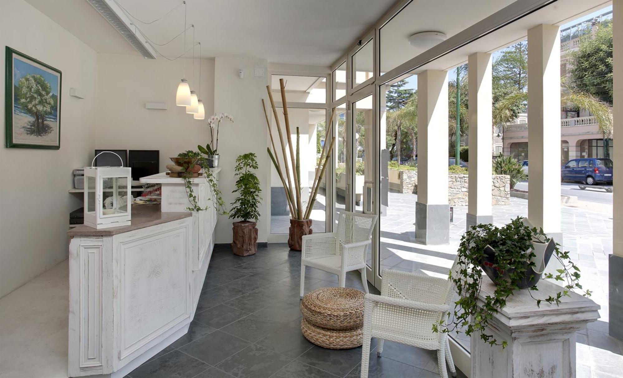 Residence Dell'Angelo Ospedaletti Exterior photo