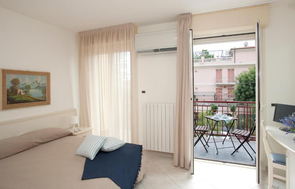 Residence Dell'Angelo Ospedaletti Exterior photo